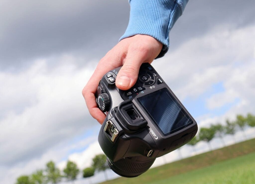 Use travel camera To Make Someone Fall In Love With You